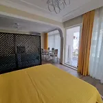 Eski lara merkezde deniz manzaralı daire
