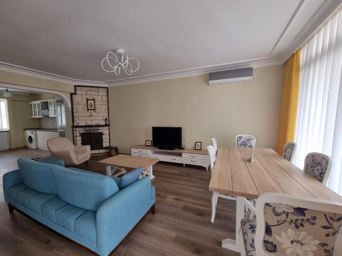 Daire Eski Lara Merkezde Deniz Manzaralı Daire
