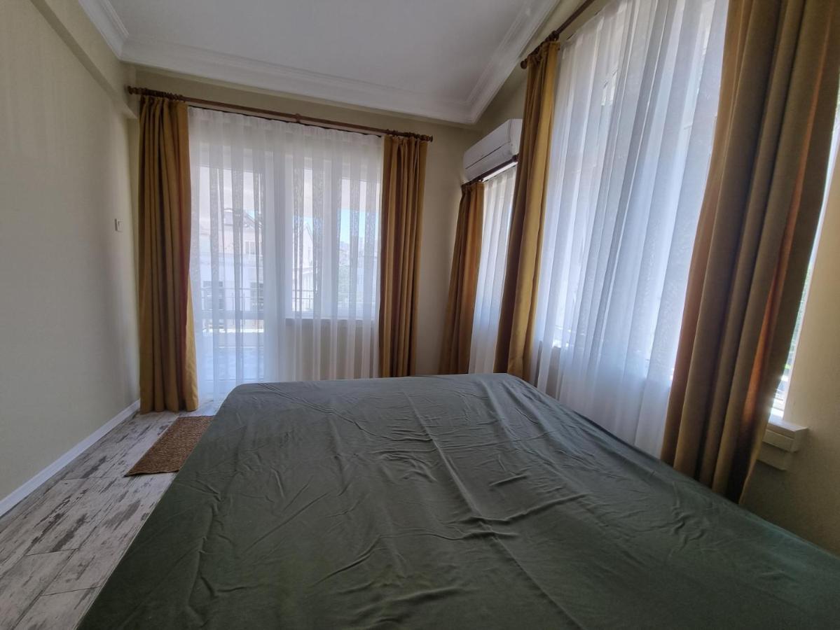 Eski Lara Merkezde Deniz Manzaralı Daire *