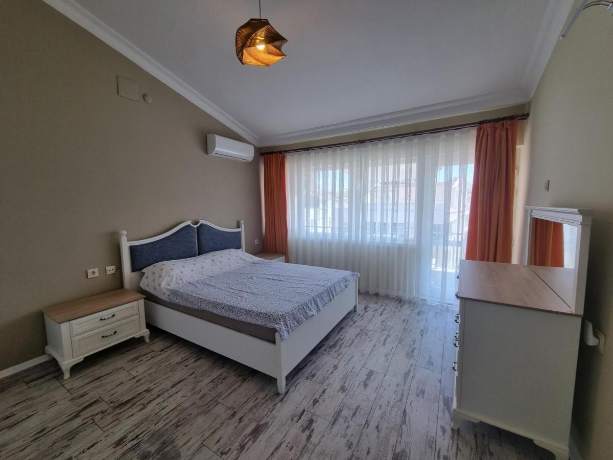 Eski Lara Merkezde Deniz Manzaralı Daire Daire Antalya