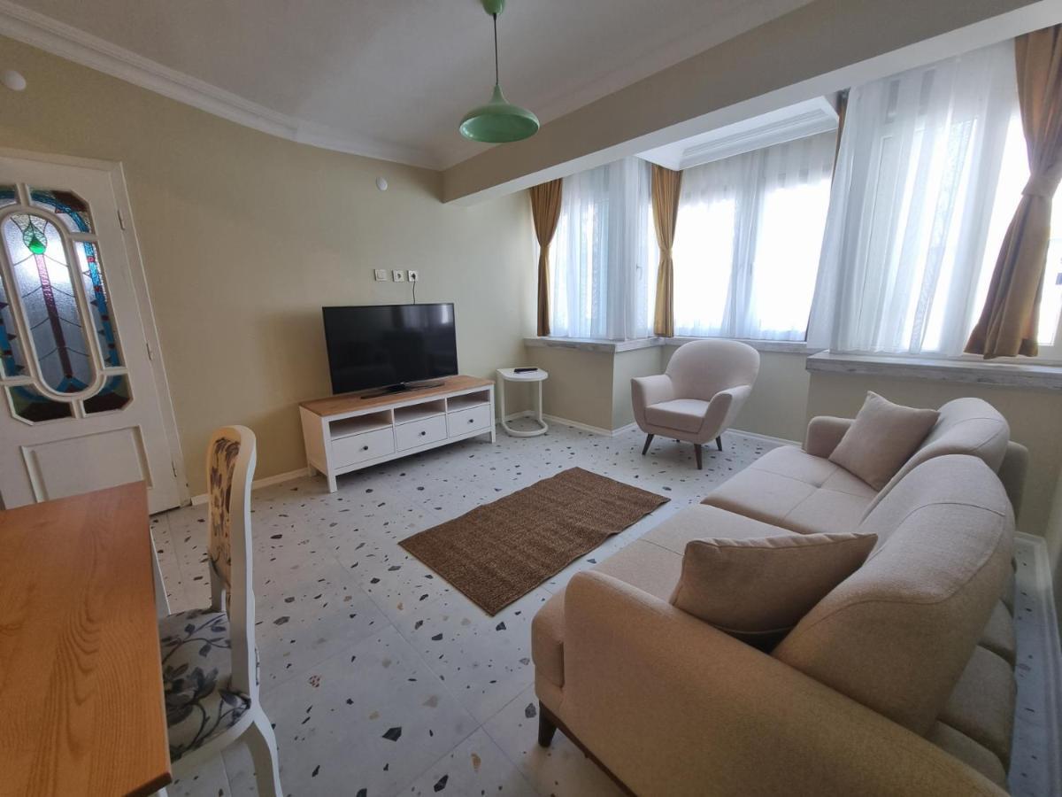 Eski Lara Merkezde Deniz Manzaralı Daire Daire *
