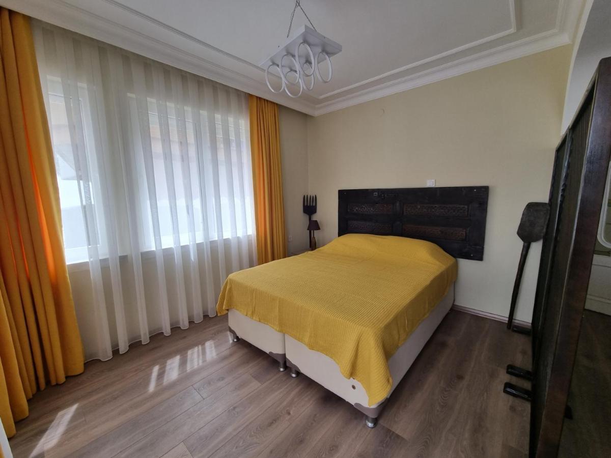 Eski Lara Merkezde Deniz Manzaralı Daire *