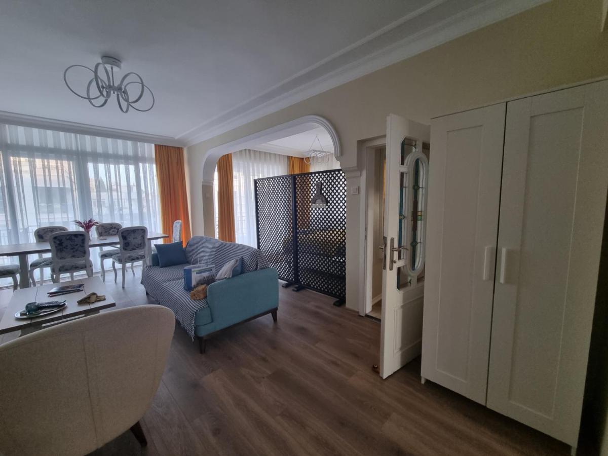 Daire Eski Lara Merkezde Deniz Manzaralı Daire