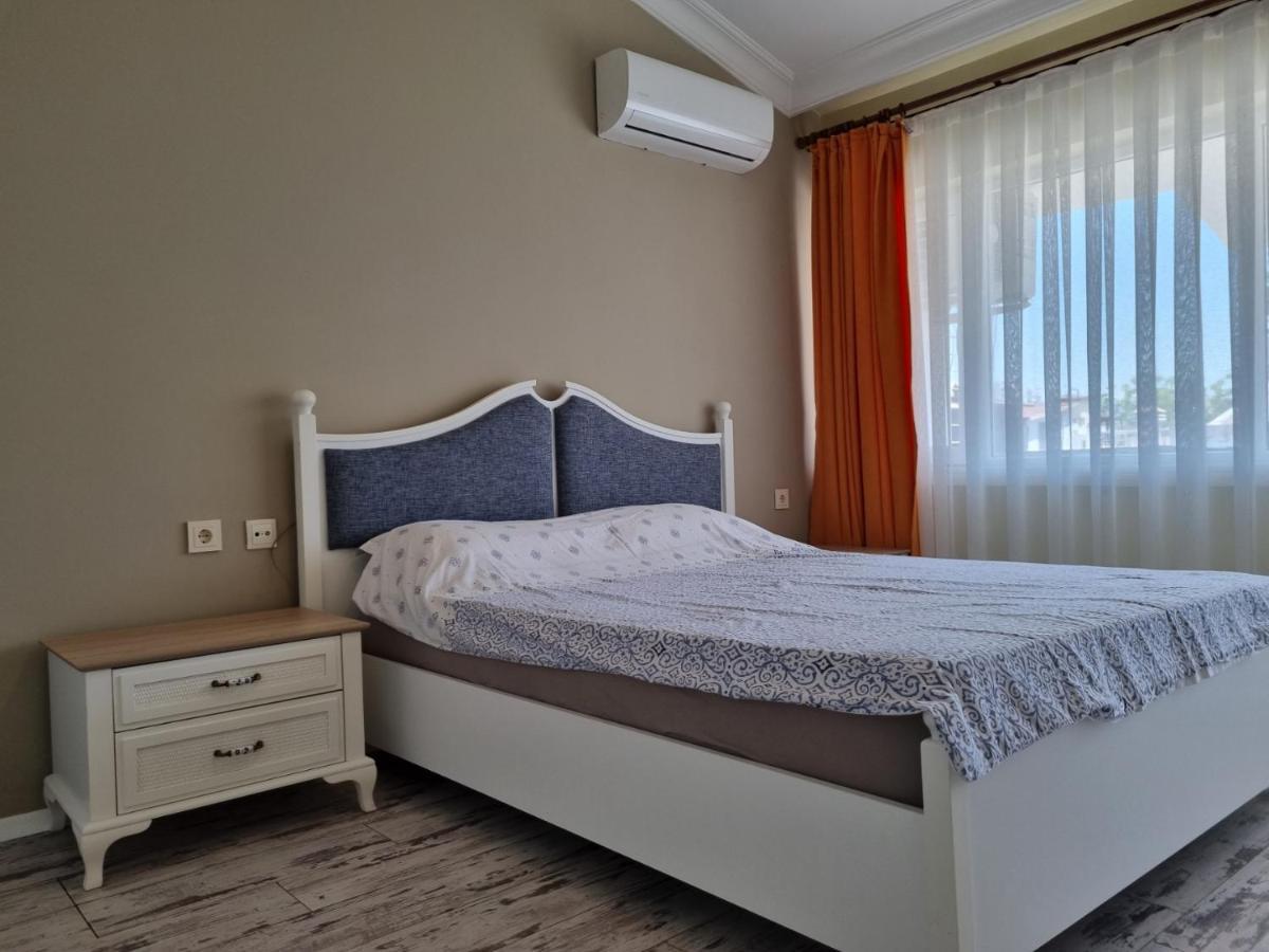 Eski Lara Merkezde Deniz Manzaralı Daire *