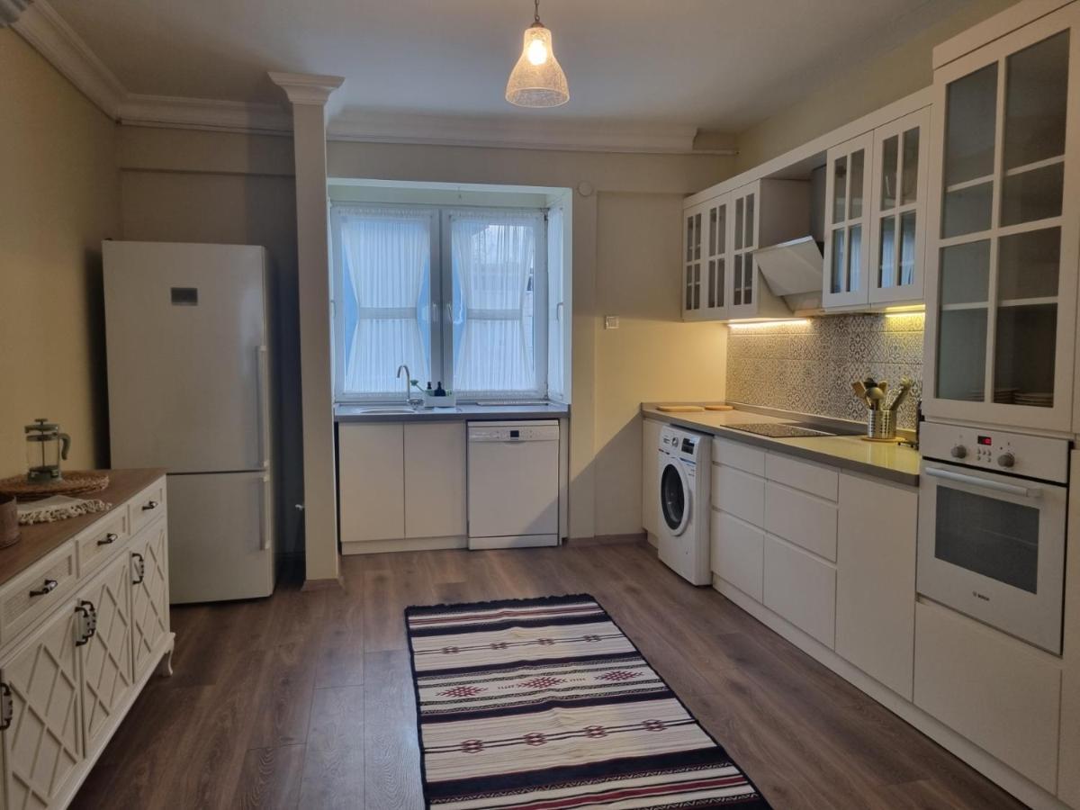 Eski Lara Merkezde Deniz Manzaralı Daire Antalya