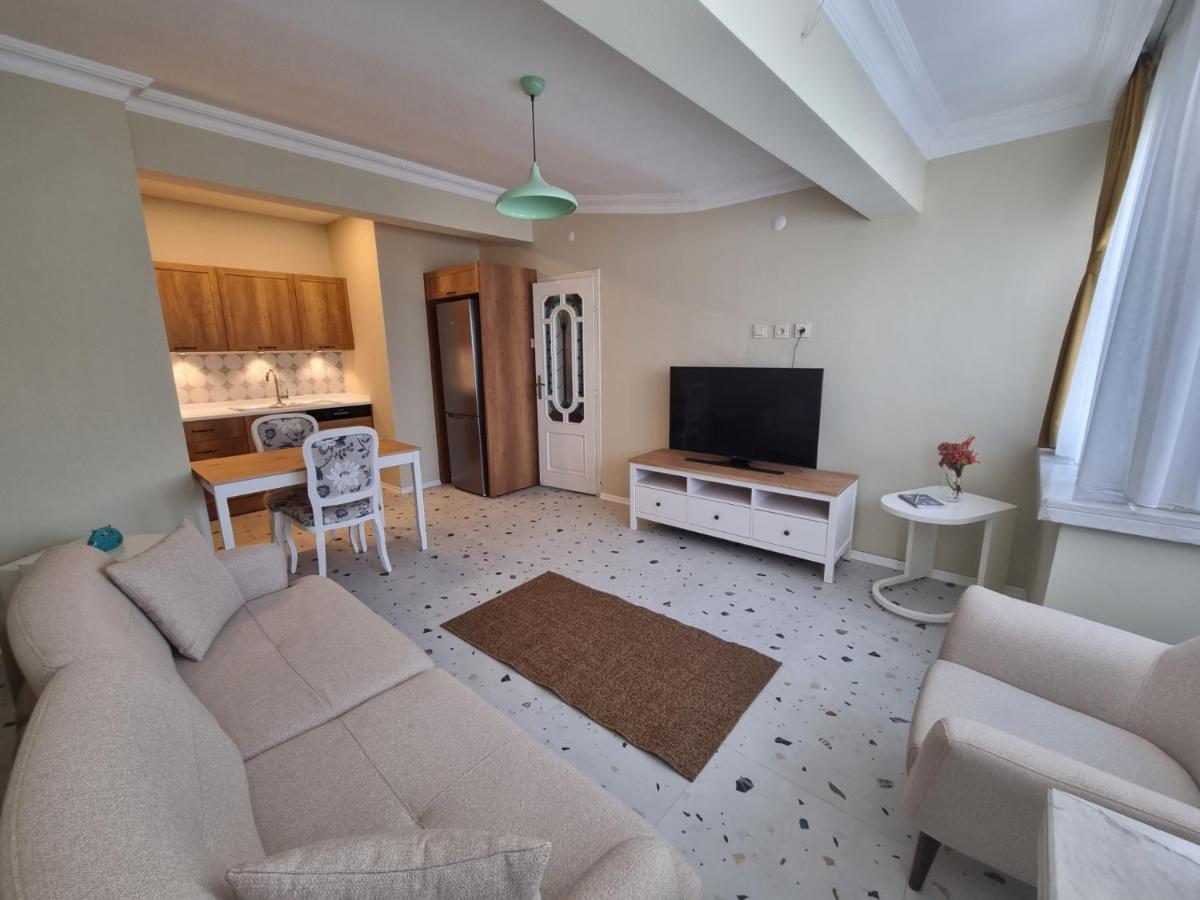 Apartment Eski Lara Merkezde Deniz Manzarali Daire